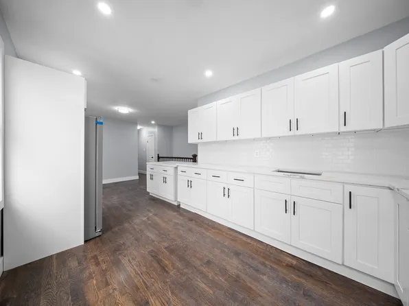 4617 Clarendon Road image 8 of 16