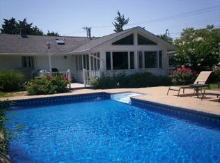 45 Penny Ln, Hampton Bays, NY 11946