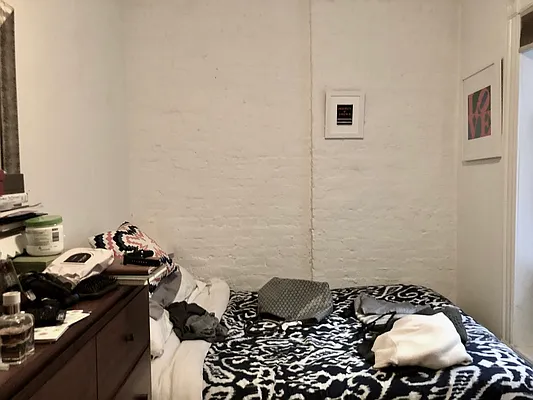 Rented by LJ Sloane Management | media 32