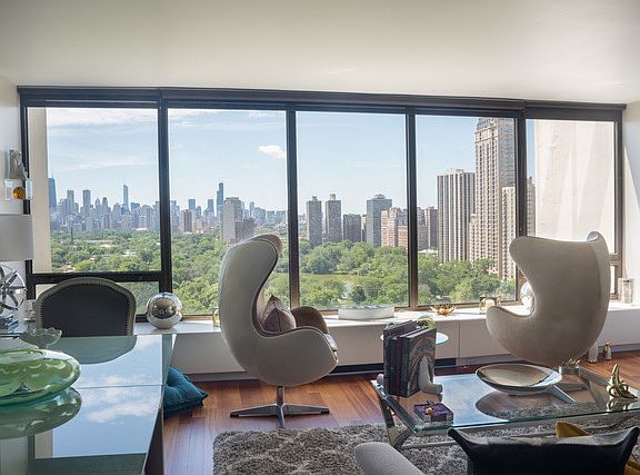 2nd image of 2800 N Lake Shore Dr APT 2106