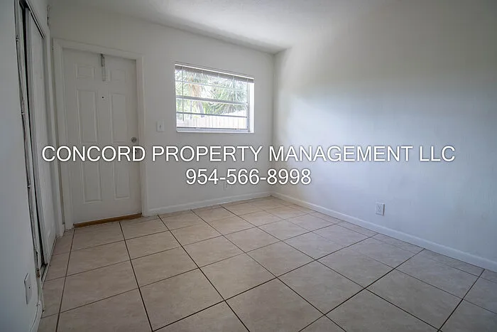 835 SW 4th St #1 — Photo 7