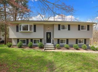 37 Wheeler Dr, Cortlandt Manor, NY 10567