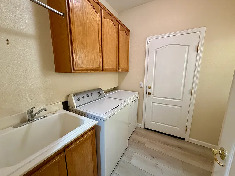 665 Stewart Way — Photo 9
