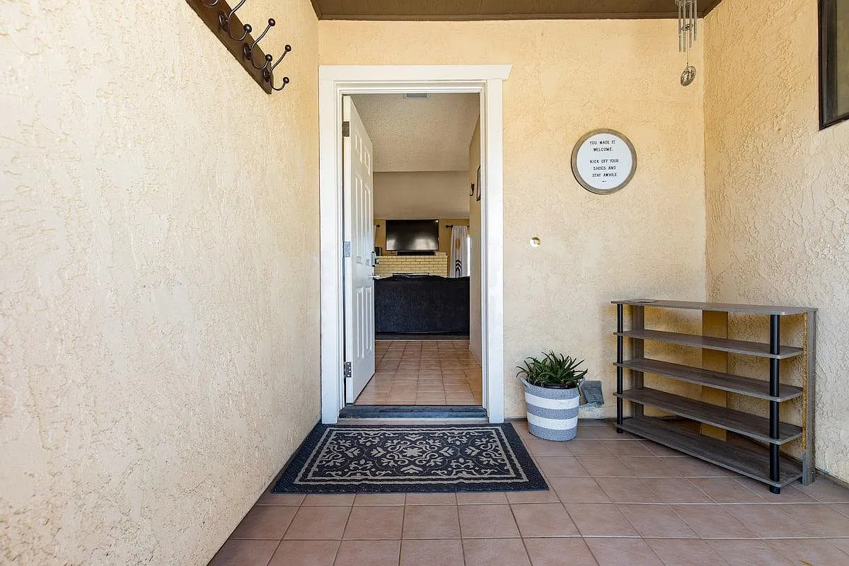 3 bed, 1483 sqft, $2,350 — Photo 2