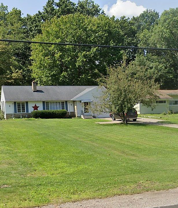 2nd image of 31703 Lake Rd