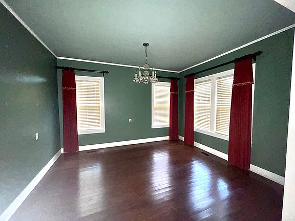 2nd image of 801 N Main St