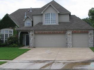 313 N Indianwood Ave, Broken Arrow, OK 74012