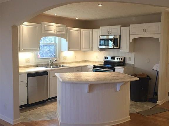 4th image of 71 Silver Fox Dr