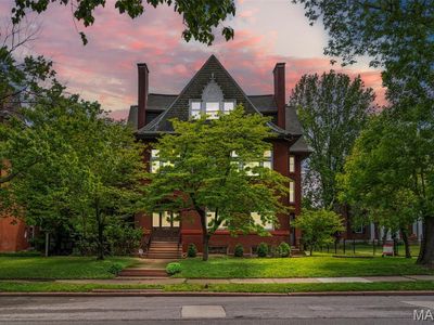 3130 Russell Blvd, Saint Louis, MO, 63104