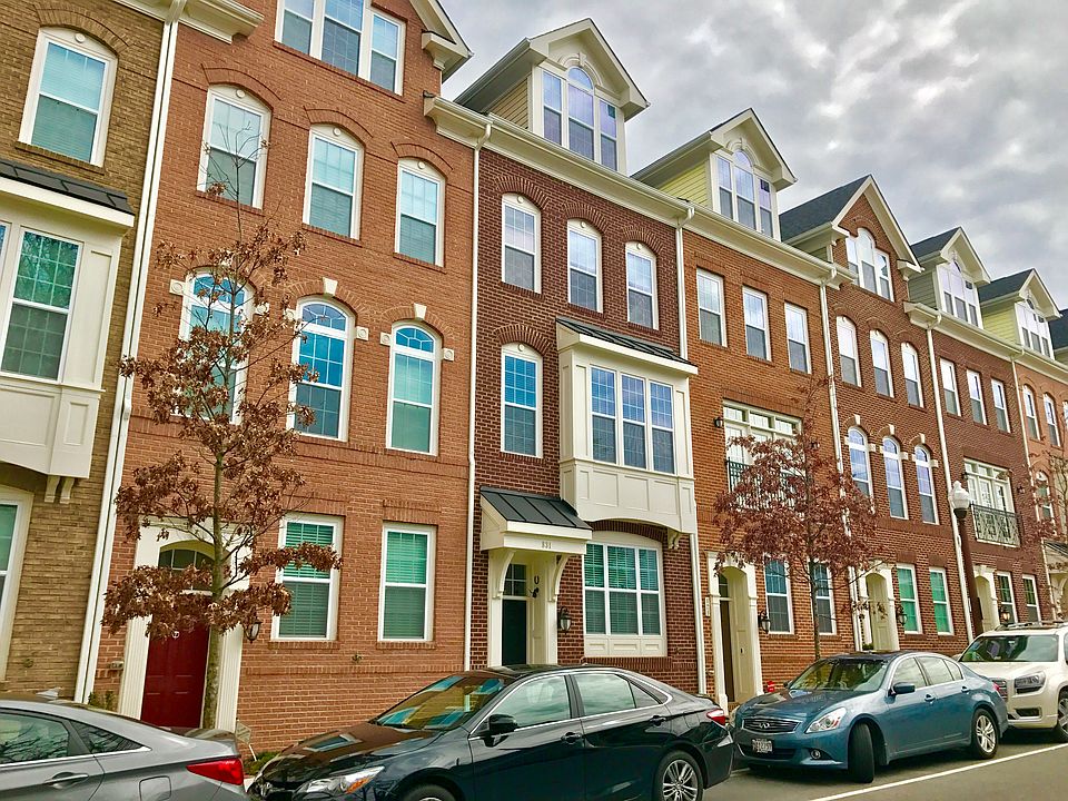 1st image of 831 N Wakefield St