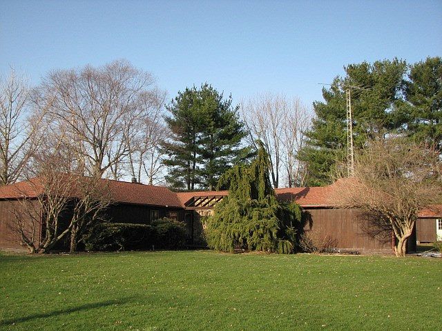 1st image of 406 E McClure Ln