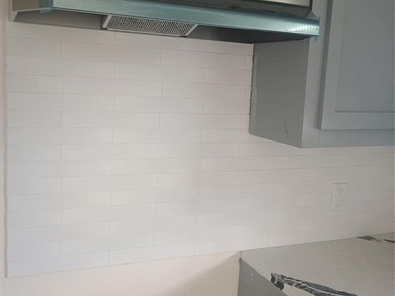 5th image of 709 E Main St
