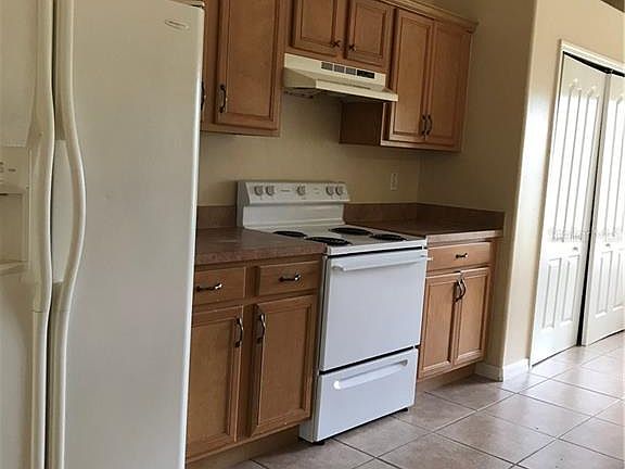 5th image of 935 Princeton Dr