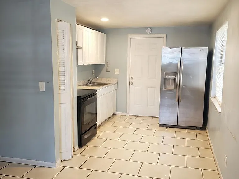 5204 N 45th St #B — Photo 2