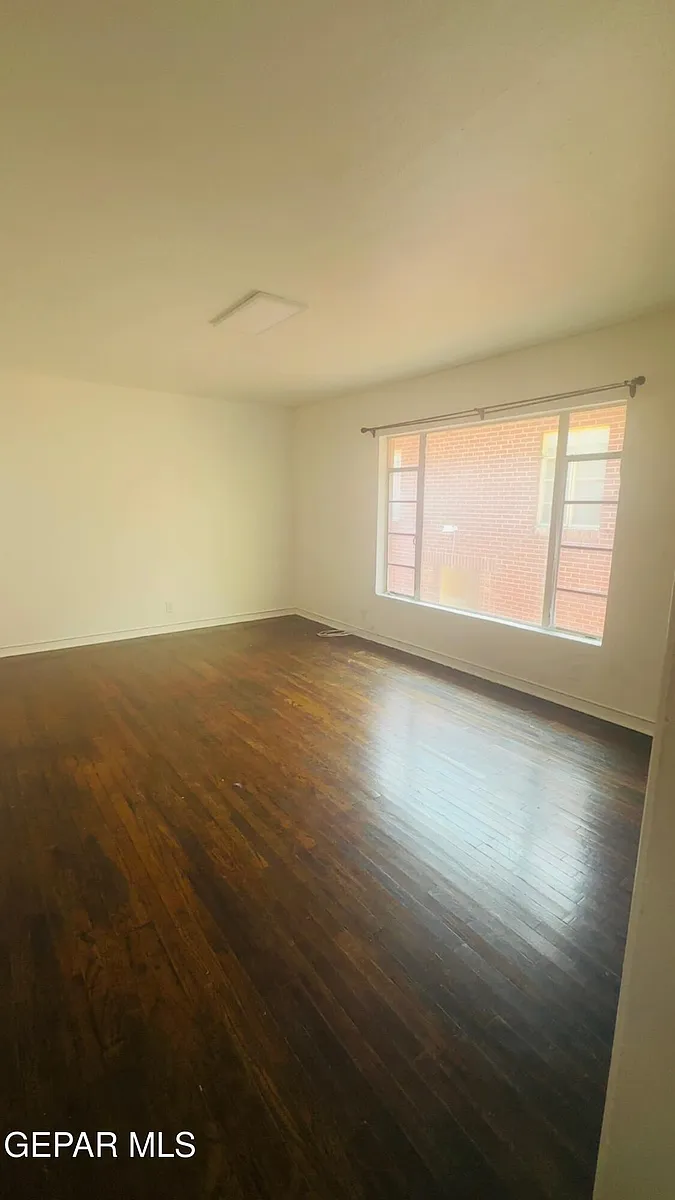 Building Photo - 1707 N Stanton St #4