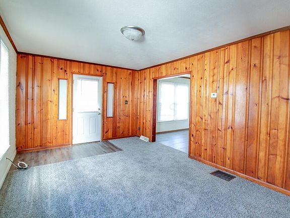 5th image of 965 Henry St