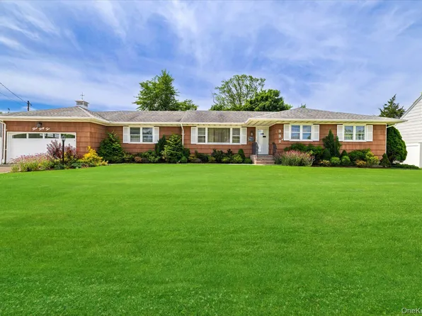 332 Marcy Street, West Babylon, NY 11704