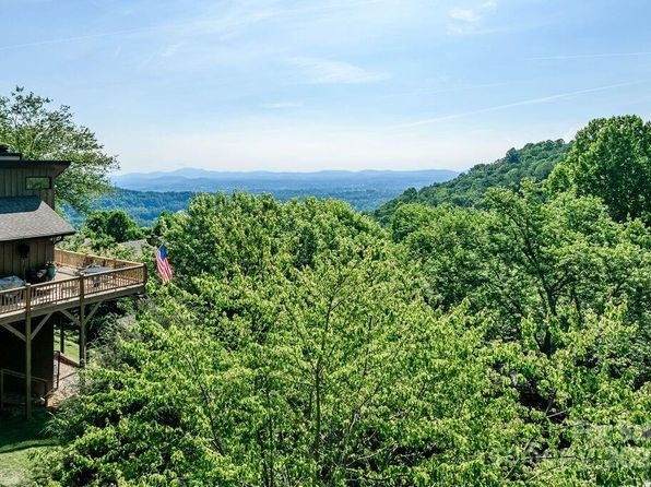 153 Country Ridge Rd, Hendersonville, NC 28739