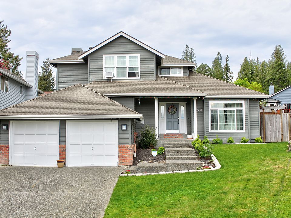 1st image of 940 223rd Pl NE