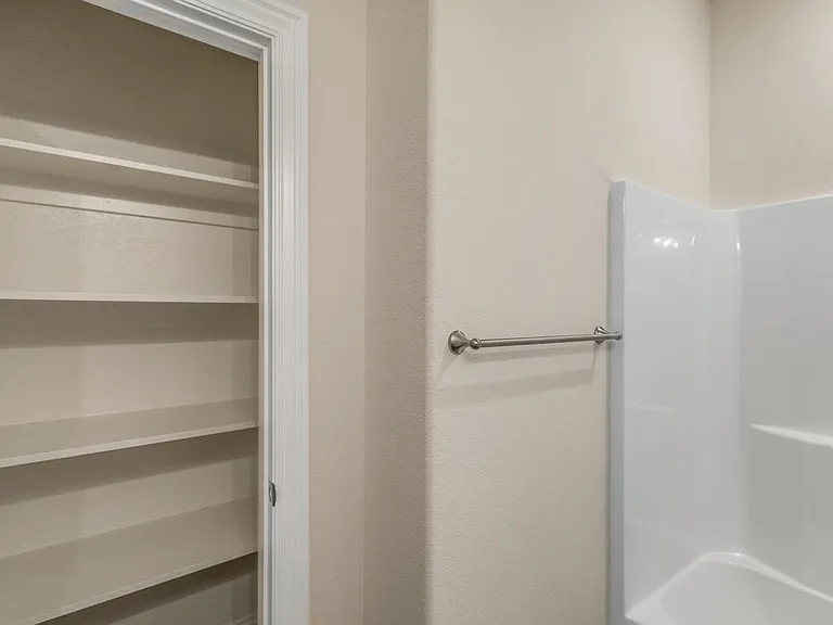 411 Linda Ln — Photo 26