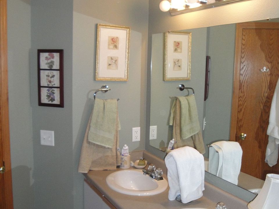 Double sink vanity