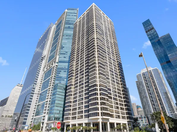 360 E Randolph St APT 2005, Chicago, IL 60601
