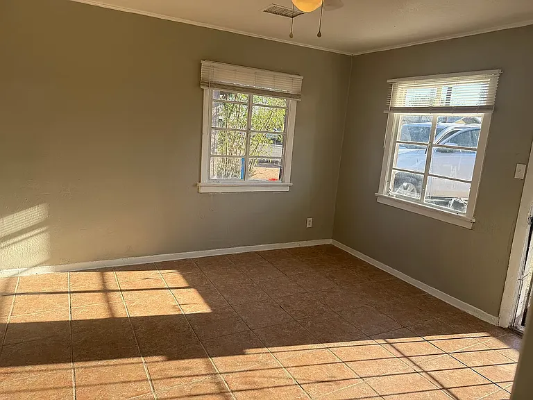 1931 E Monte Vista Rd #15 — Photo 5