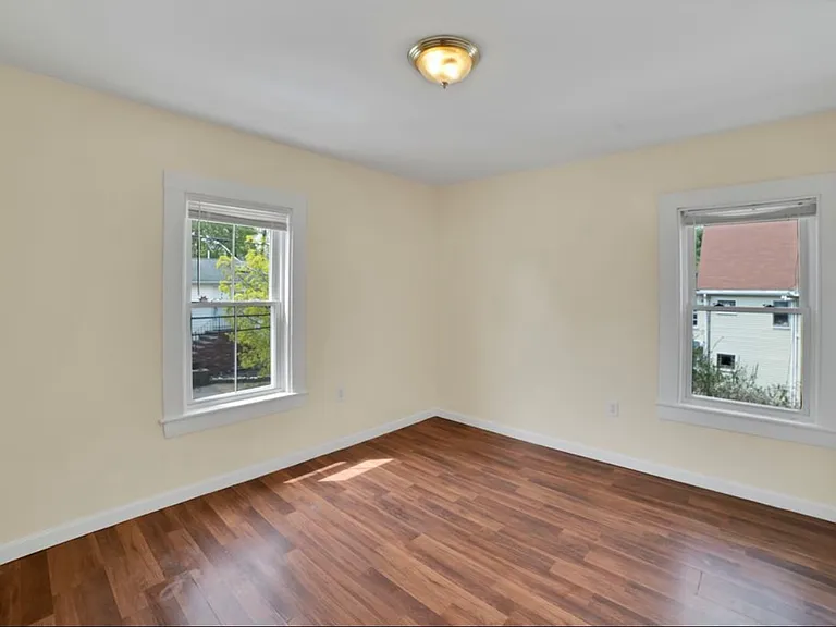 63 Albertina St — Photo 11