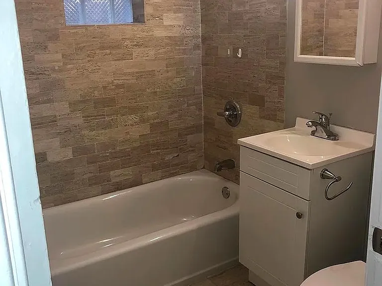 1726 N Honore St #2 — Photo 11