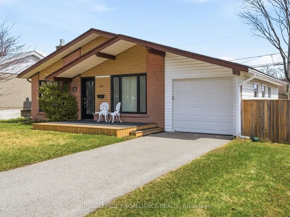 903 Naroch Blvd, Pickering, ON L1W 1T1