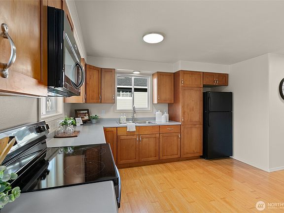 4th image of 8215 Quinault Road