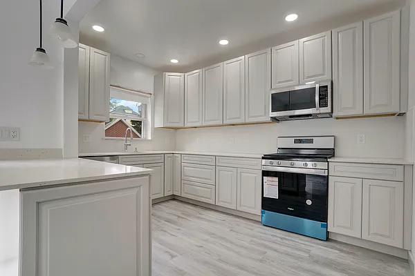 Sold by Keller Williams Realty of Greater Nassau | media 7