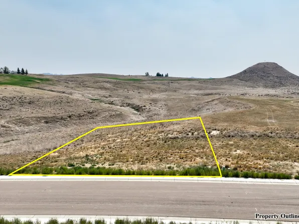 613 Mountain Shadow Dr, Gillette, WY 82718