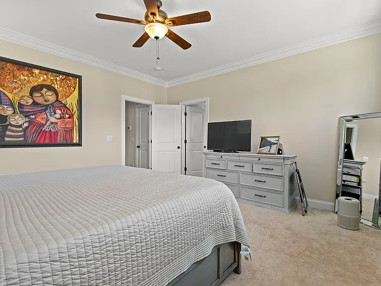 910 Elizabeth St — Photo 13