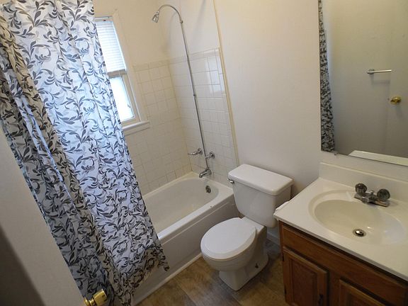2nd image of 822 Wall St APT 2