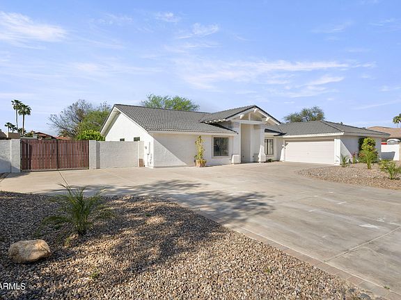 3rd image of 5408 E EVERETT Drive