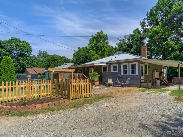 102 Short St, Swannanoa, NC 28778