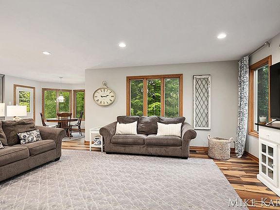 4th image of 3515 Elk Dr