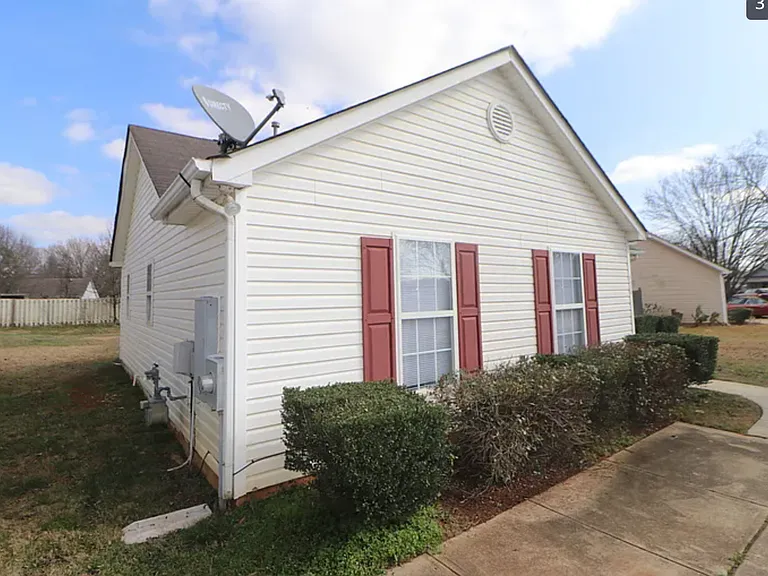 6931 Loretta Pl — Photo 8