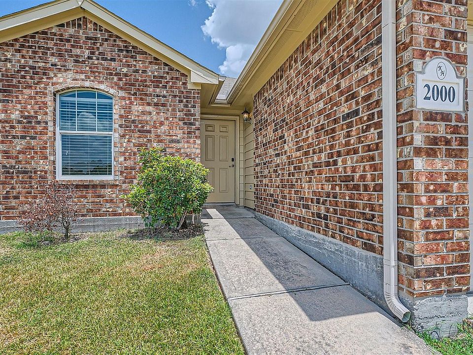 1st image of 2000 Briar Grove Dr