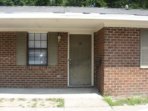 1st image of 205 Connie Cir