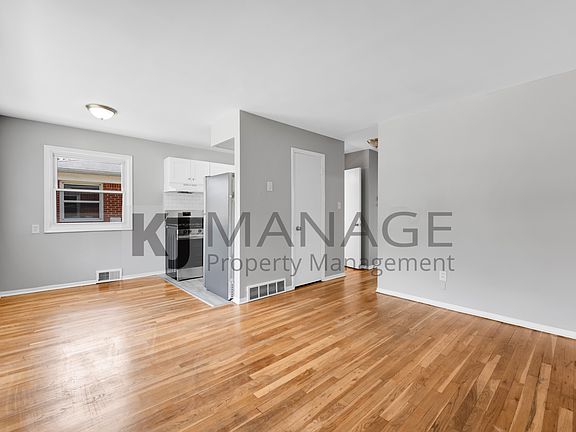 4th image of 2346 Ackley Ave