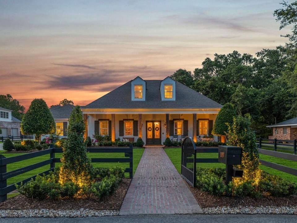 1st image of 109 Hazelnut Dr