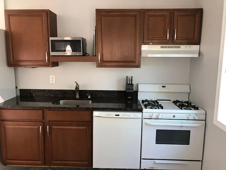 2319 Glendale Ter — Photo 12