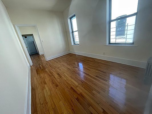 4th image of 120 Sherman Ave APT 28