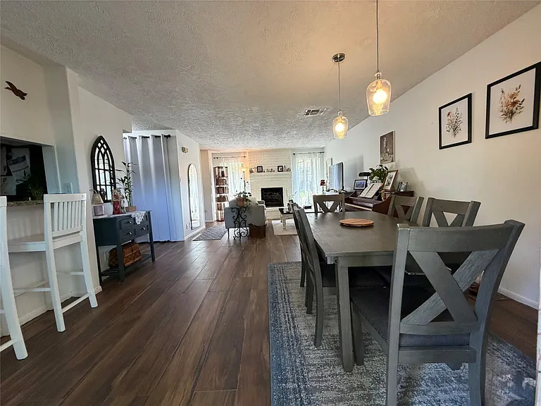 9519 Clanton St — Photo 6
