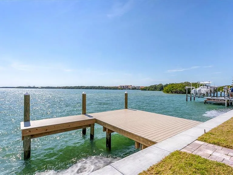 120 Sands Point Dr — Photo 41
