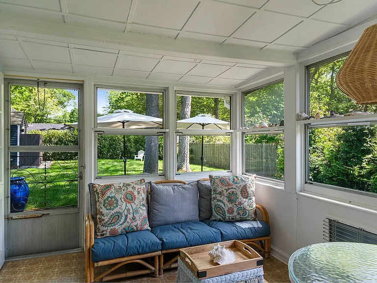 150 Edgemere Dr — Photo 15
