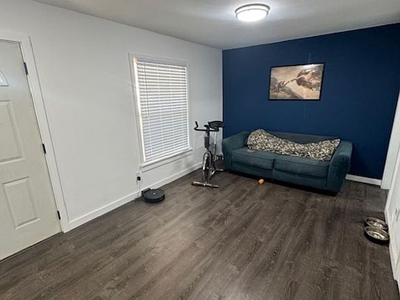 5th image of 1133 Burger St