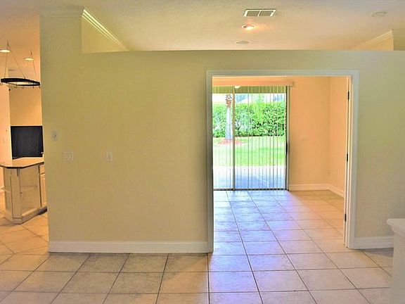 3rd image of 9519 Old Cypress Ct